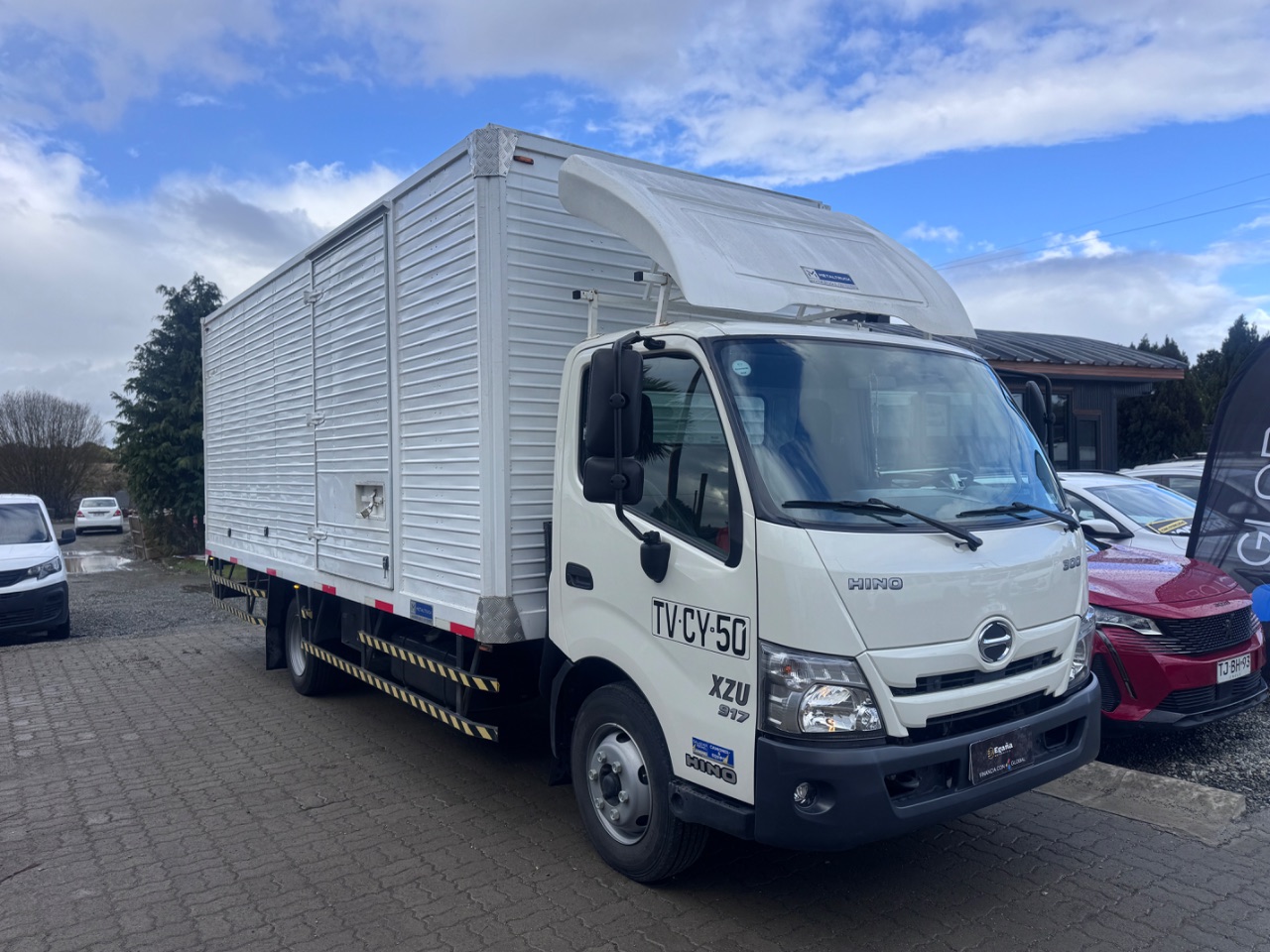 Hino Xzu — foto 3 de 11