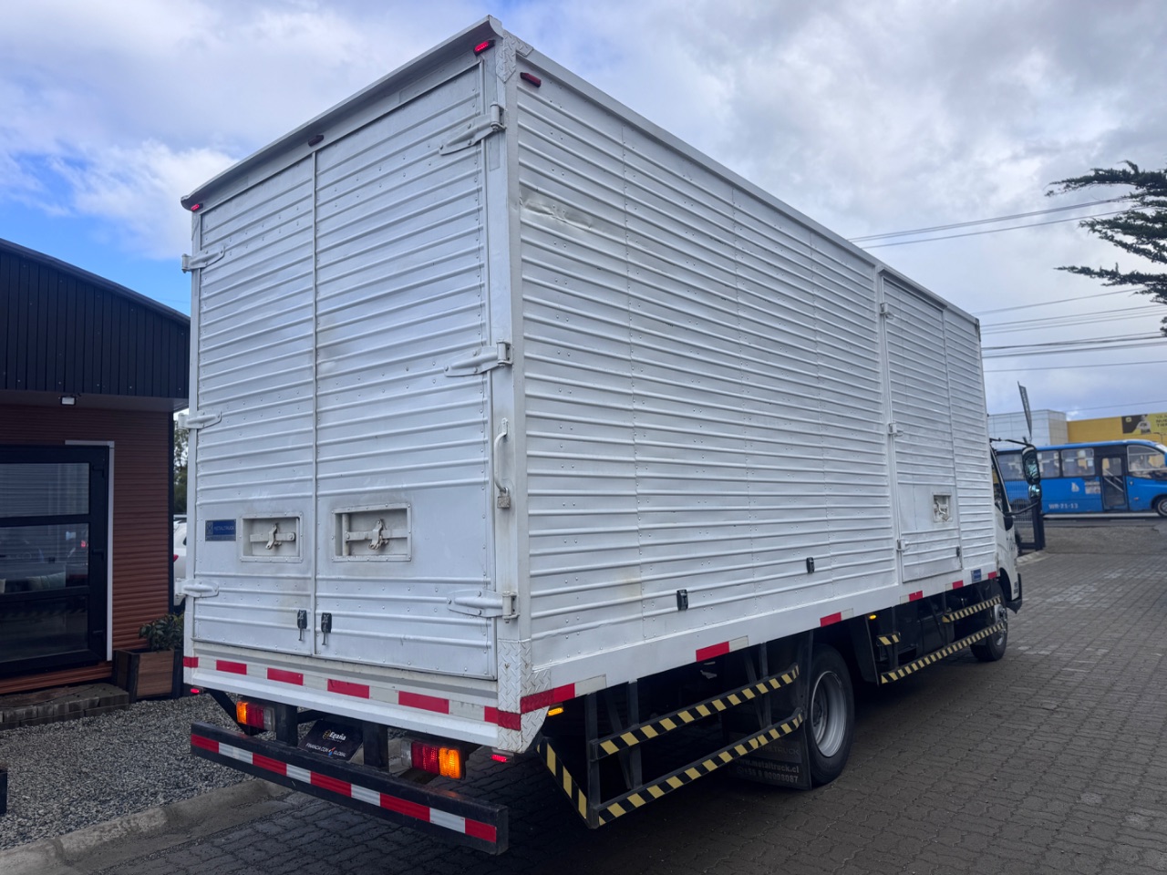 Hino Xzu — foto 4 de 11