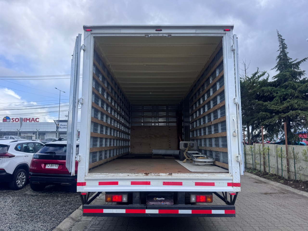 Hino Xzu — foto 7 de 11
