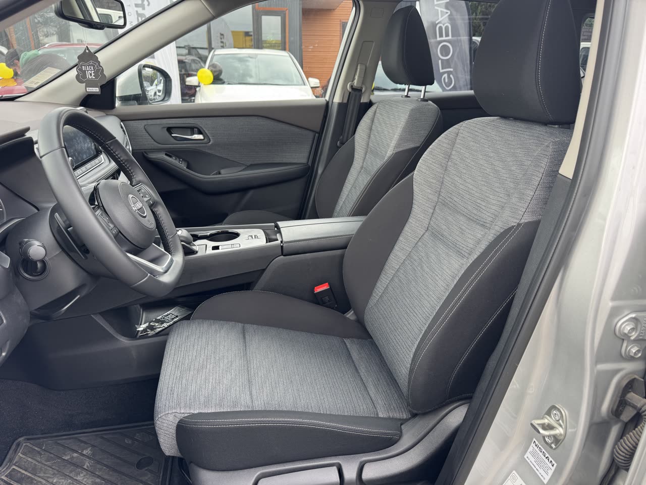 Nissan X-Trail — foto 9 de 15