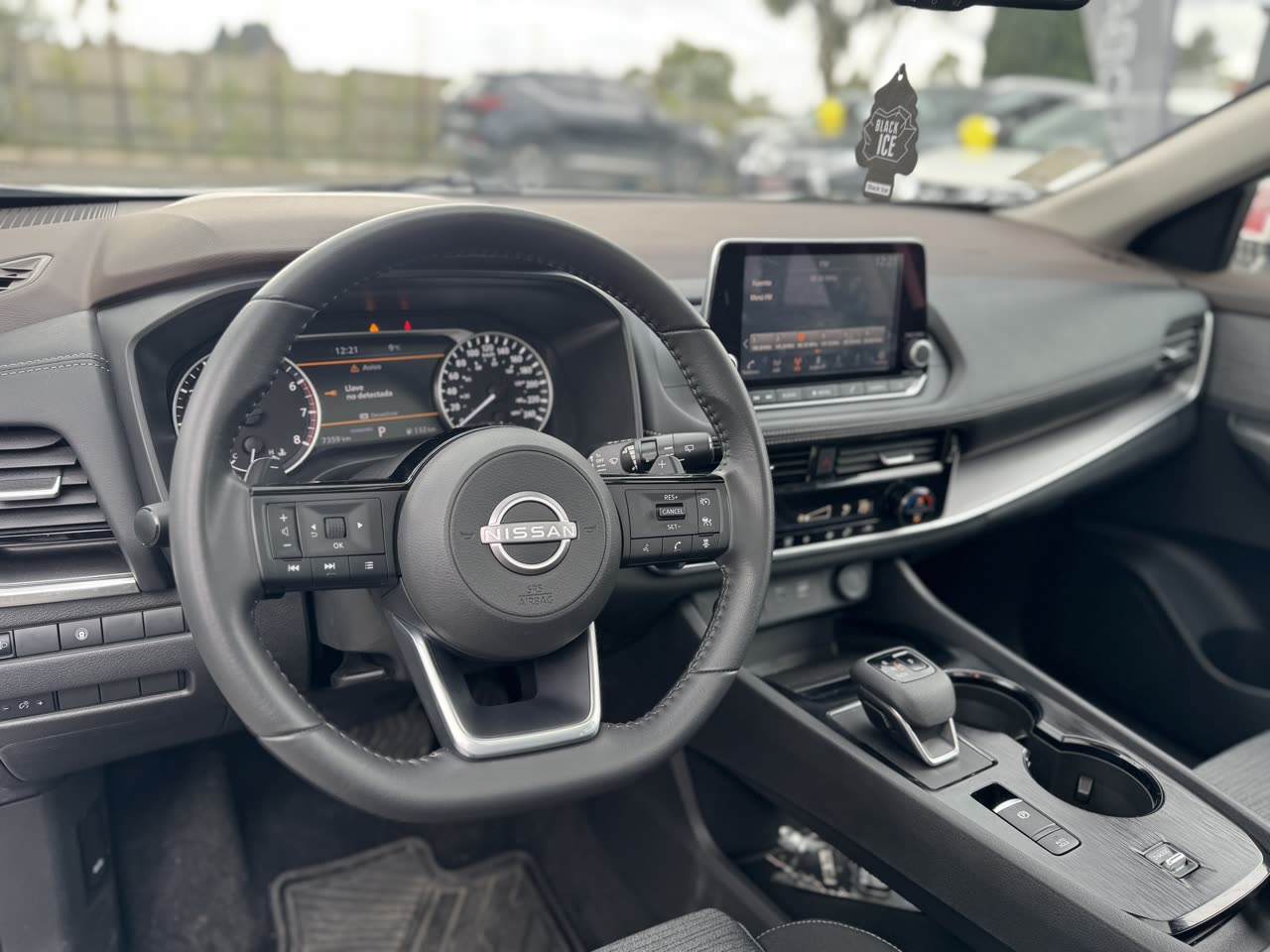 Nissan X-Trail — foto 10 de 15