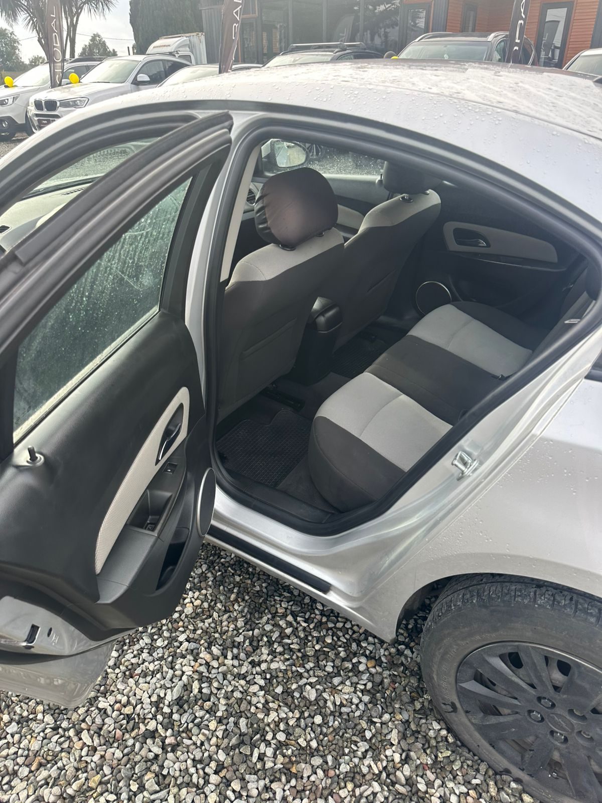 Chevrolet Cruze — foto 5 de 13